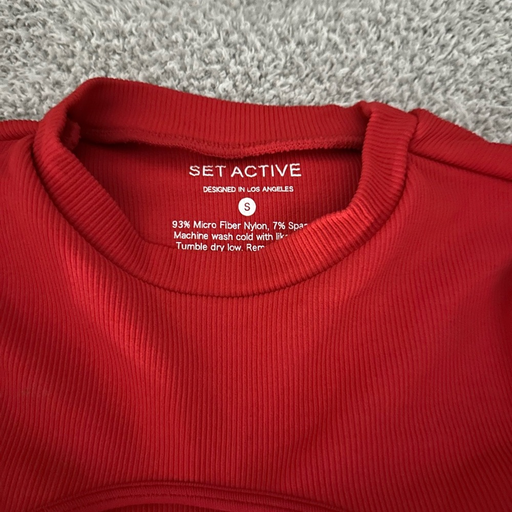 SET Active crop cutout long sleeve